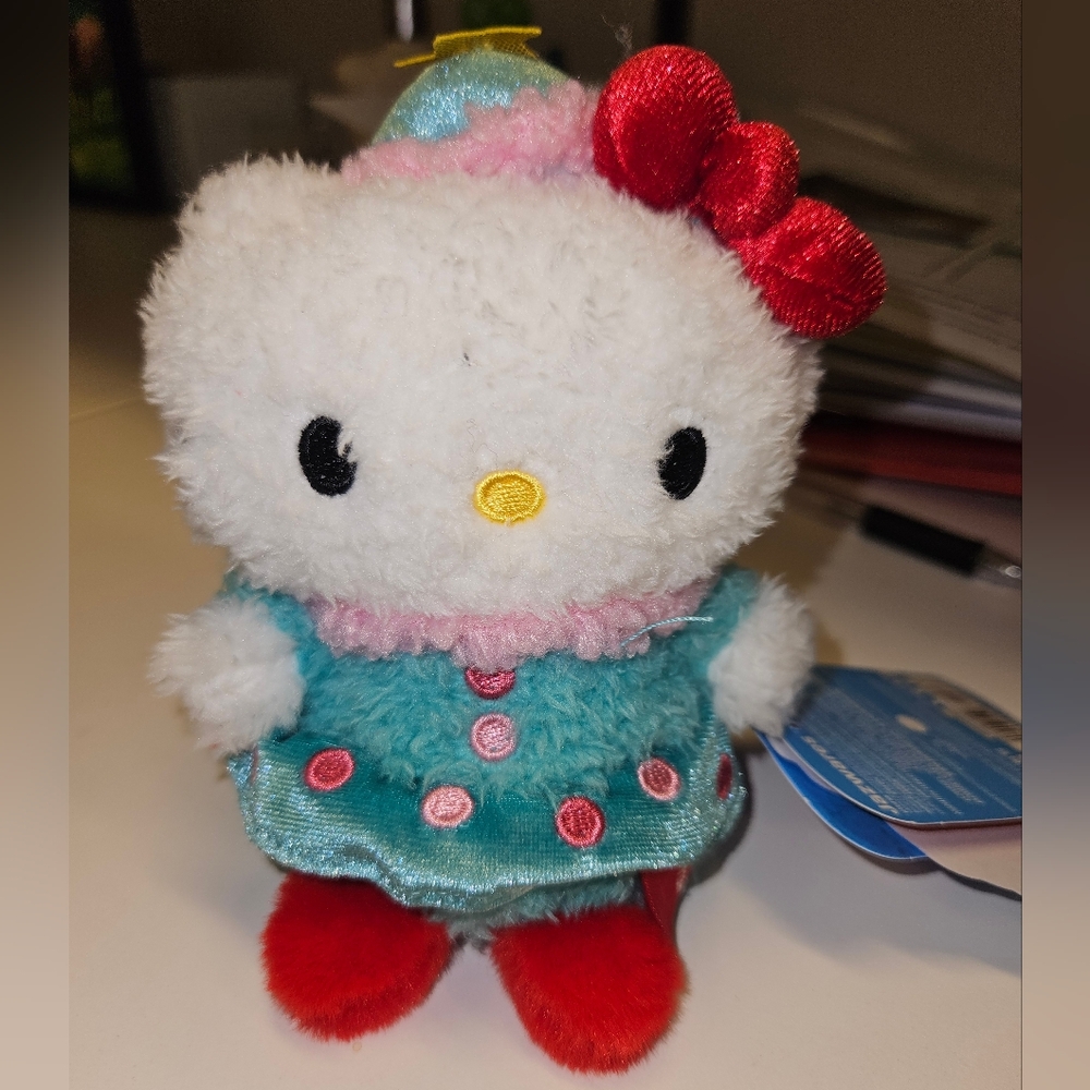 NWT 4.5" Sanrio Hello Kitty Christmas Tree Hello Kitty Holiday Bumbumz by Russ